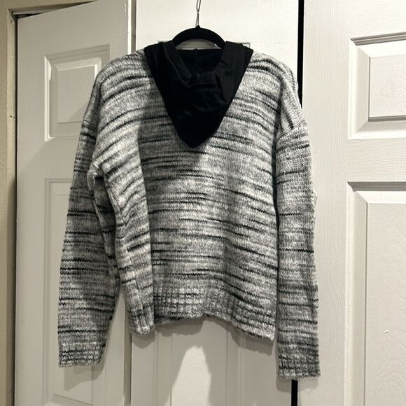 Central Park West Sweater w/ Sweatshirt Zip Up Inlay, Size Large - Picture 8 of 10